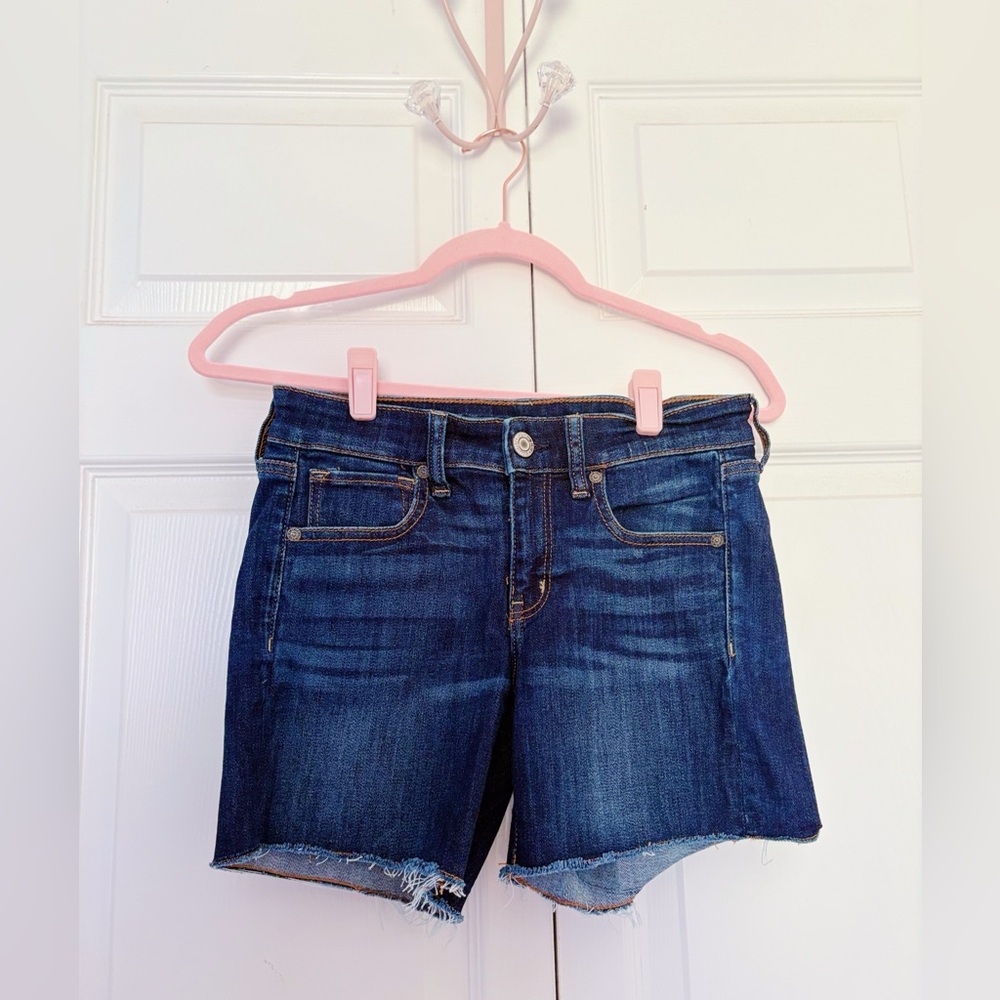 AMERICAN EAGLE | MIDI NEXT LEVEL STRETCH SHORTS.